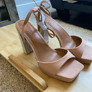 Platform heels with sparkles